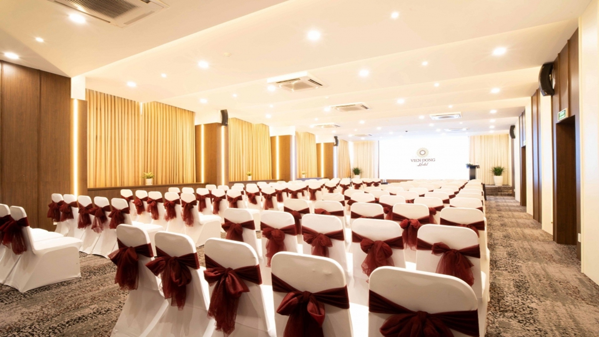 conference-hall_20240125044052